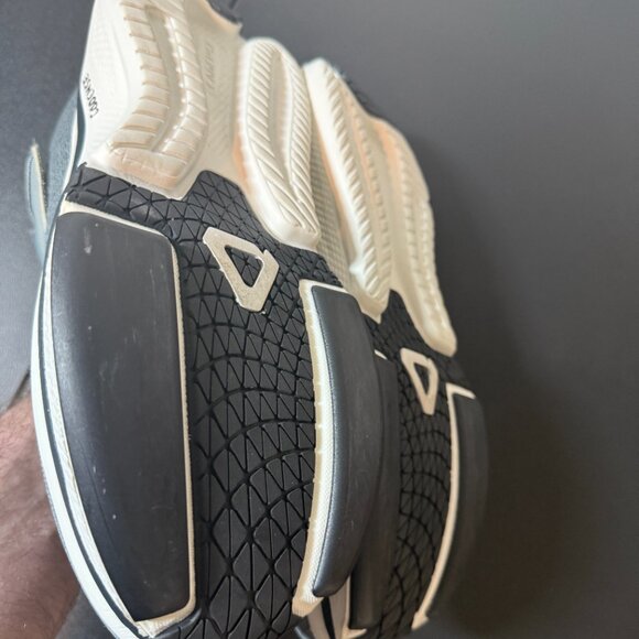 Men\'s Cadense Adaptive Shoes - Excellent Condition